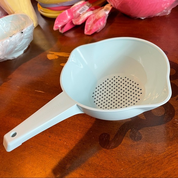 Tupperware Strainer 1qt - Picture 2 of 5